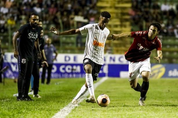 Cau� Silva n�o agradou a Fiel e foi o dono da pior nota da noite desta sexta-feira
