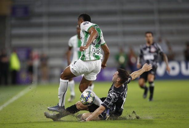 Corinthians foi superado pelo time colombiano