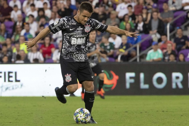 Ramiro fez o único gol corinthiano na derrota para o Atlético Nacional