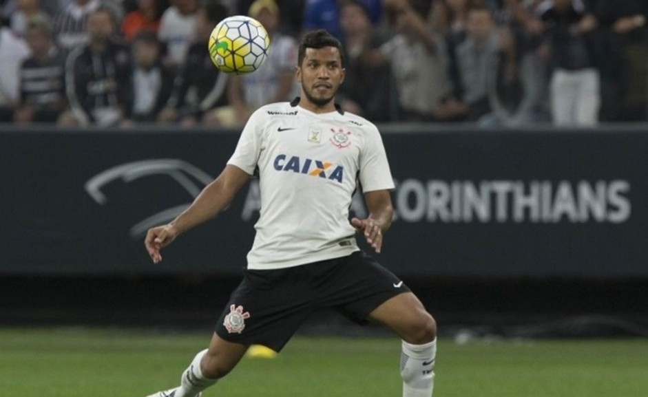 Yago prolongou seu vnculo com o Corinthians por mais seis meses