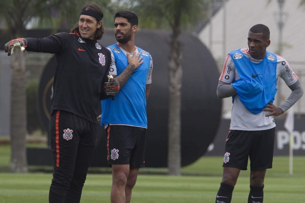 Cássio e Vilson ficaram mais próximos em 2016, ano de maior dificuldade para o goleiro no Timão