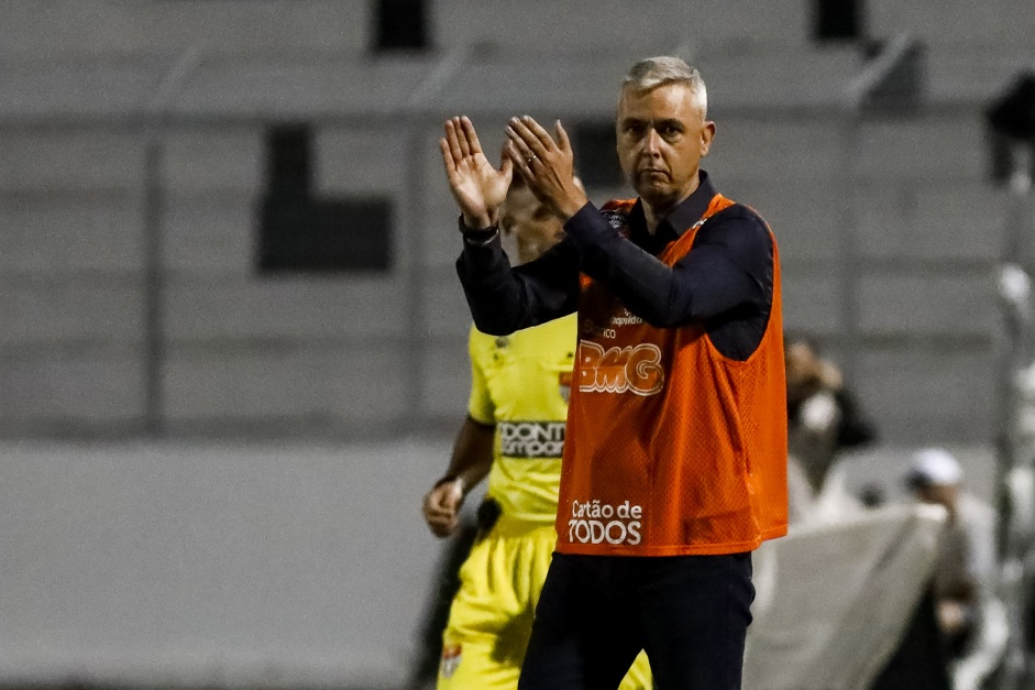 Corinthians sofre a primeira derrota no Campeonato Paulista nesta quinta-feira