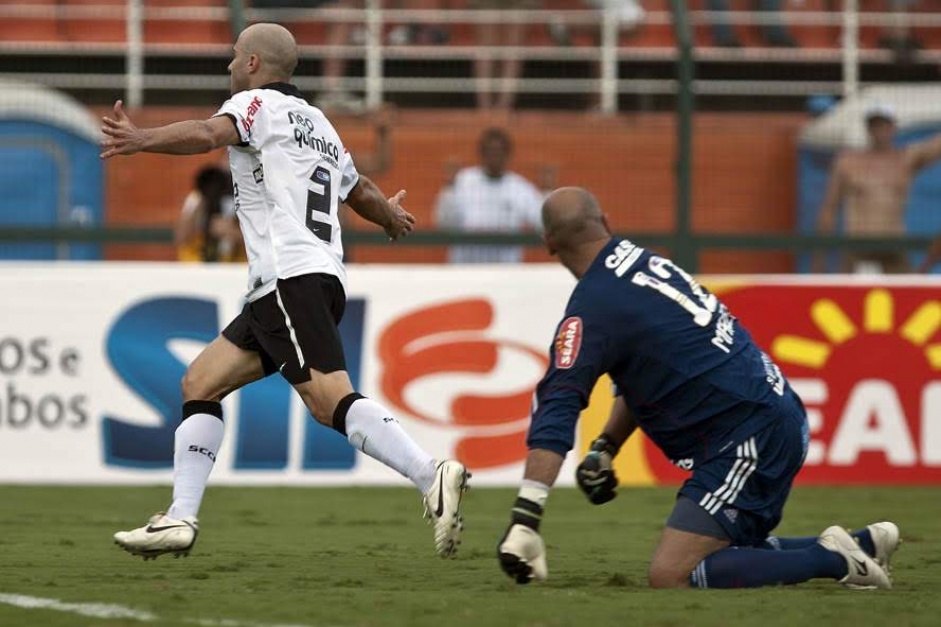 Em 2011, Corinthians reagiu com vitria sobre o Palmeiras aps queda na Pr-Libertadores