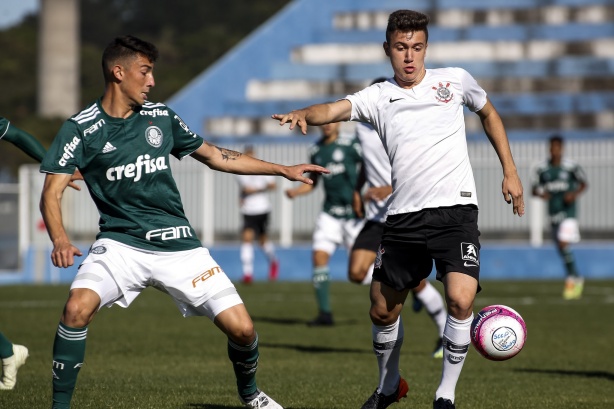 Lucas Piton atuou em Diadema pelo Sub-20 do Corinthians contra o Palmeiras