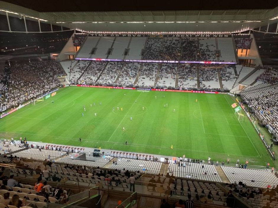 Pouco mais de 17 mil torcedores compareceram  Arena Corinthians para acompanhar duelo com Santo Andr