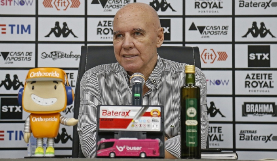 Valdir Espinosa estava trabalhando como gerente de futebol do Botafogo