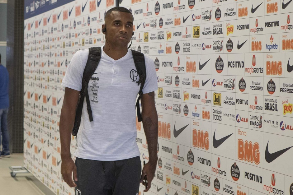 Corinthians emprestou zagueiro Marllon ao Cruzeiro para a atual temporada, mas deve repass-lo  Ponte
