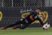 Goleiro destaca trato de Tiago Nunes com a base e projeta futuro: 'N�o sei se volto ao Sub-23'