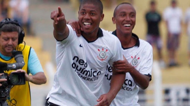 Douglas Tanque se destacou pelo Corinthians na Copinha de 2012