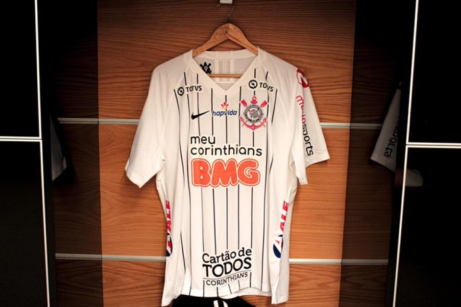 Uniforme de jogo do Corinthians tem dez patrocinadores, alm da Nike