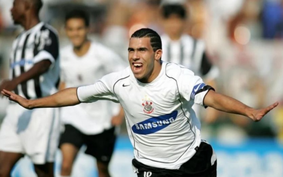 Corinthians nega interesse em Carlos Tevez; atacante conquistou o Brasileiro 2005 com a equipe