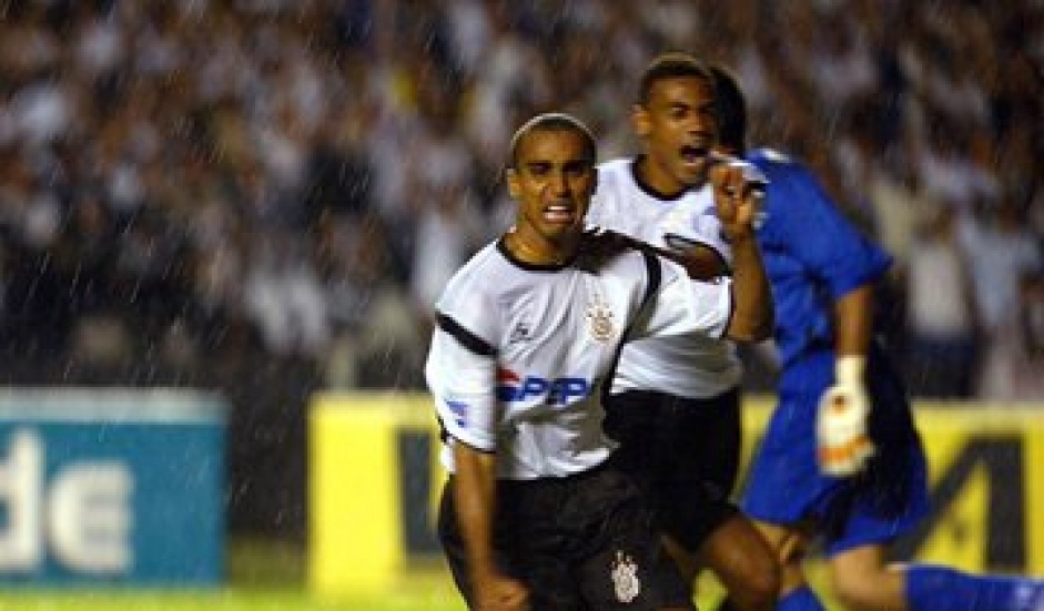 Deivid marcou o gol decisivo na final da Copa do Brasil de 2002