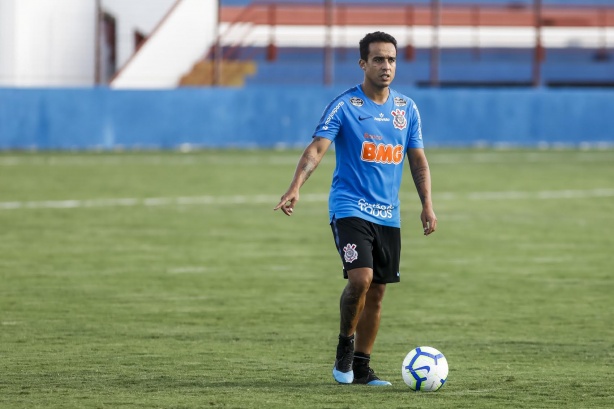 Jadson deixou o Corinthians no início do ano