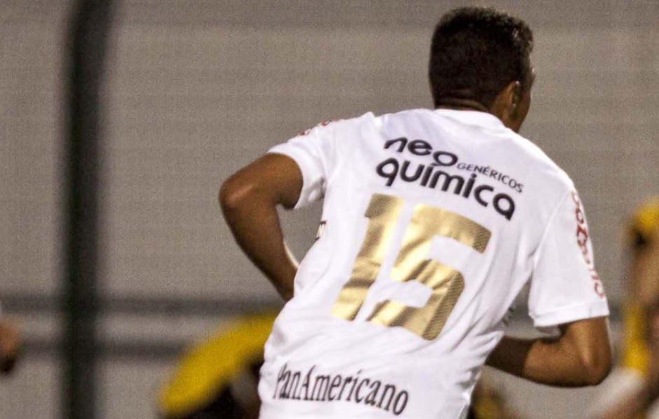 Primeiro gol de Paulinho com a camisa do Corinthians completa 10 anos