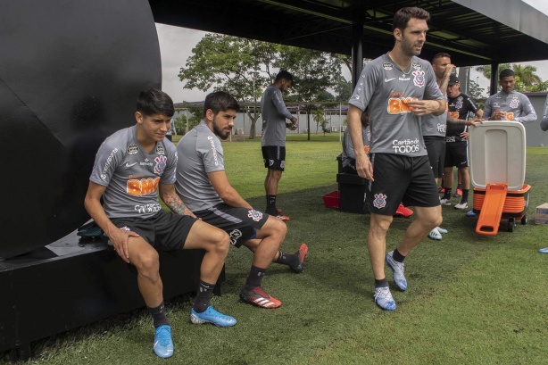 Coelho tem seis estrangeiros � disposi��o e s� pode levar cinco para os jogos