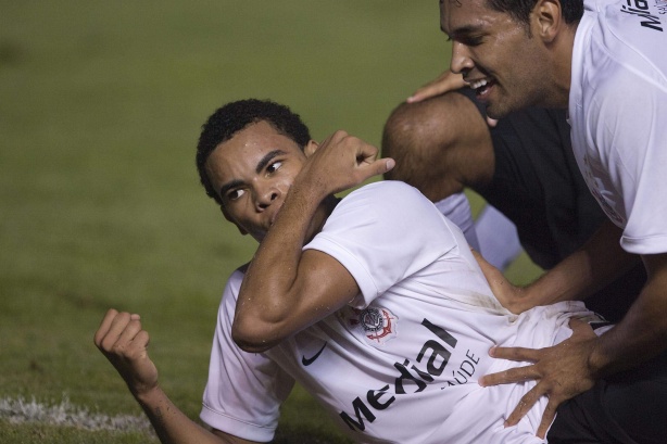 Dentinho marcou o primeiro dos três gols na final da Copa do Brasil de 2008