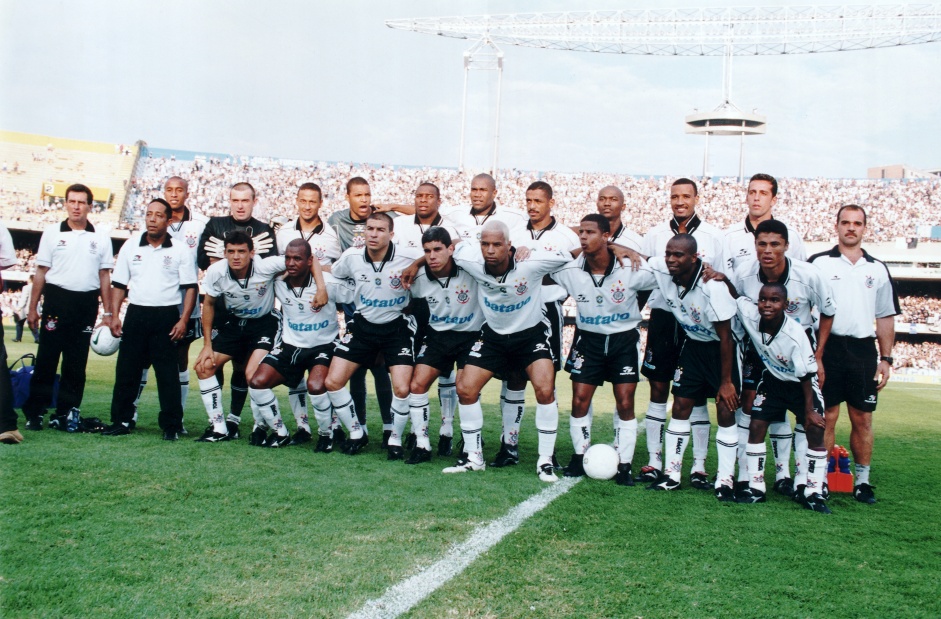 Corinthians dominou o Brasileiro de 1999 do comeo ao fim