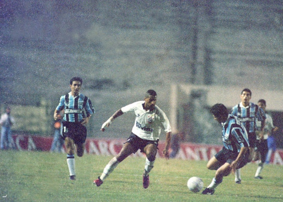 Corinthians superou o Grmio nos dois jogos da final da Copa do Brasil de 1995
