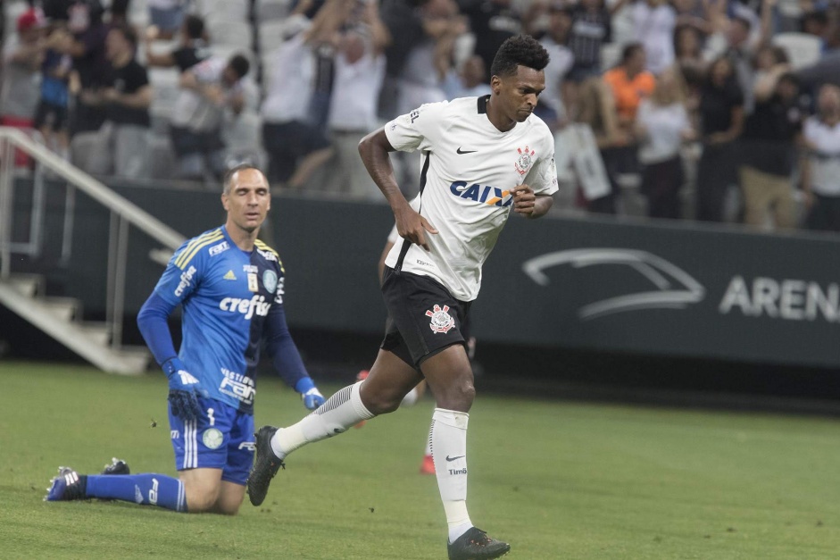 J garantiu uma das cinco vitrias sobre o Palmeiras na Arena; centroavante fez o gol da vitria no Paulista de 2017