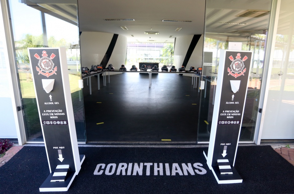 Jogadores do Corinthians sero novamente testados para COVID-19 no CT Joaquim Grava; uma parte do elenco far numa clnica na zona oeste da capital