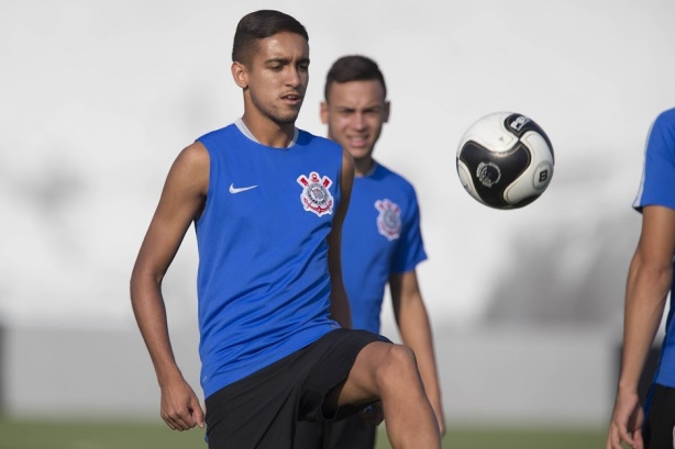 Cria da base do Corinthians, Matheus Pereira atualmente defende o Barcelona B