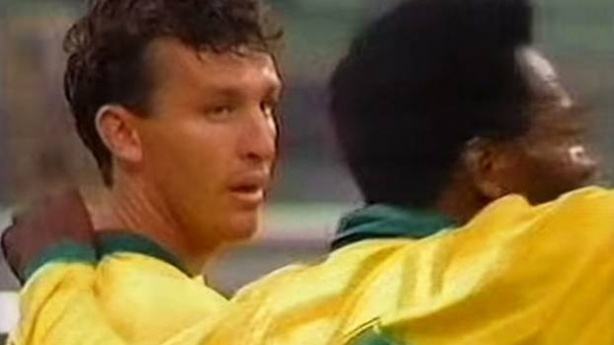 Neto entrou no lugar de Pelé em amistoso contra o Resto do Mundo, em 1990