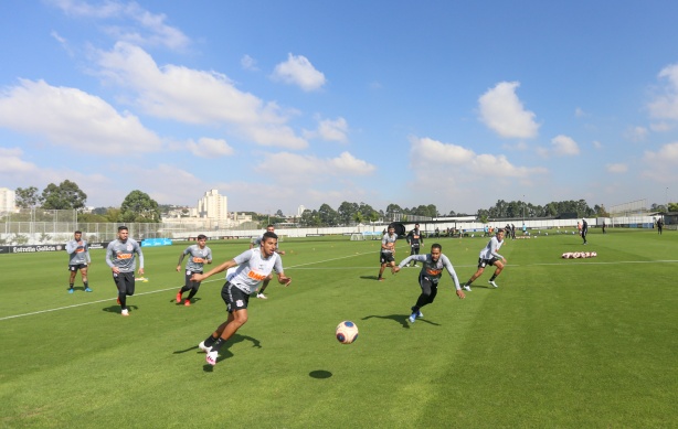 Elenco principal do Corinthians voltou a ficar três meses com salário atrasado