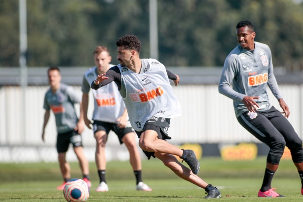 L�o Santos fez o trabalho com o restante do grupo