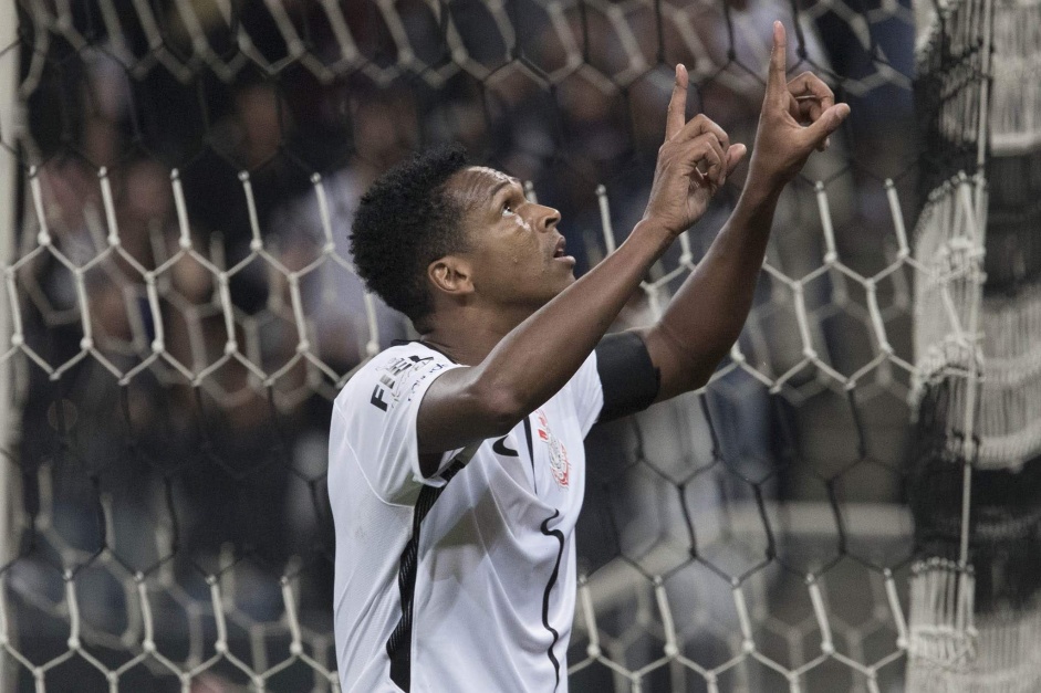 J marcou dois gols no ltimo jogo do Corinthians nesta data