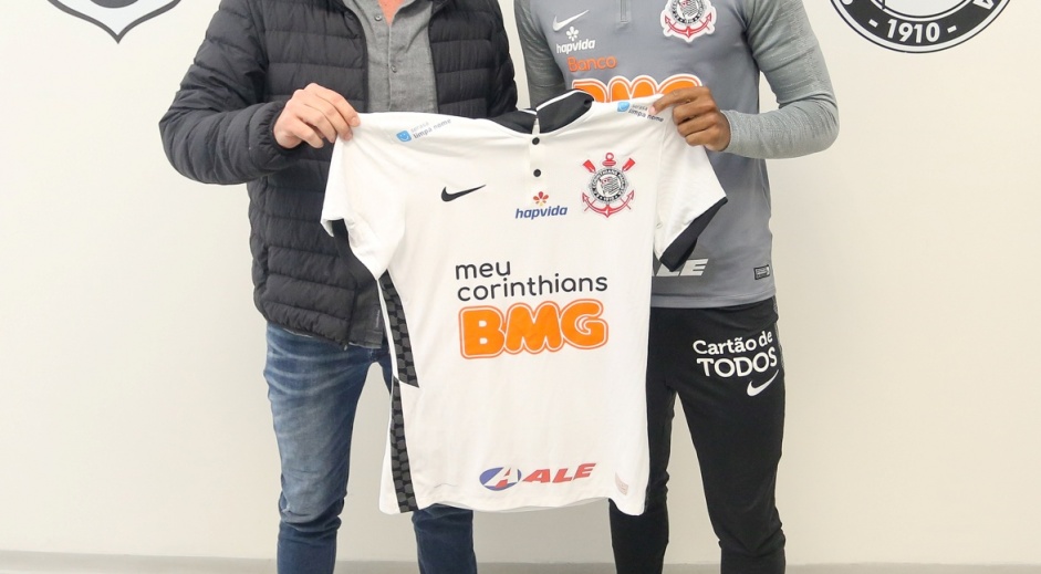 Nova parceria entre Corinthians e ALE j aparecia na camisa usada por Natel na apresentao da semana passada