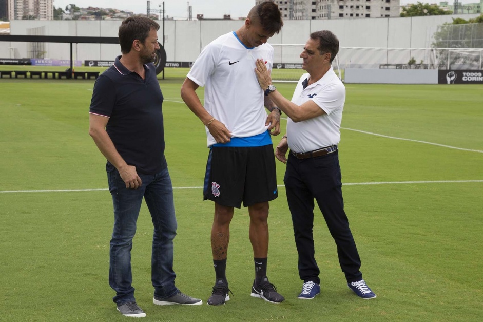 Richardo foi apresentado no CT do Corinthians em janeiro de 2019; volante j esteve no Vasco e, agora, ser emprestado ao Athletico-PR