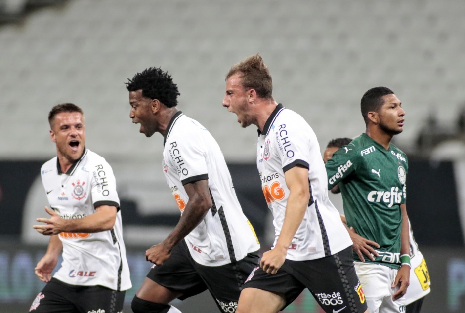 Corinthians vence Palmeiras por 1 a 0 na rodada que marca a retomada do Paulisto