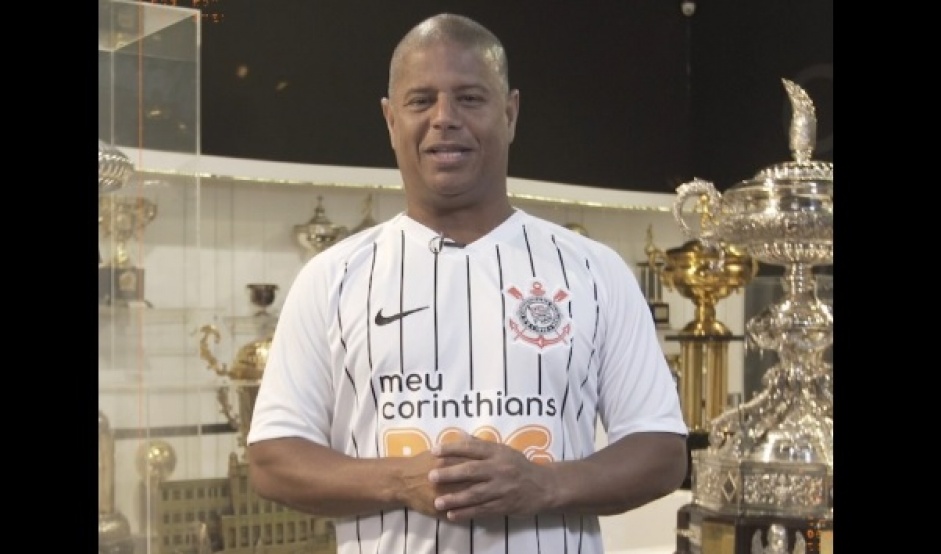 Marcelinho Carioca vem participando de aes do Banco BMG nos ltimos meses