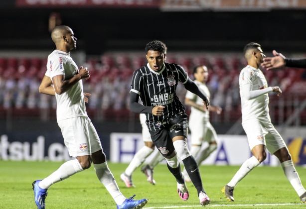 Éderson, que havia marcado diante do Oeste, voltou a balançar a rede adversária nesta quinta-feira diante do Red Bull Bragantino