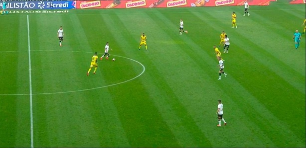 Corinthians encarou um time bem postado defensivamente na Arena