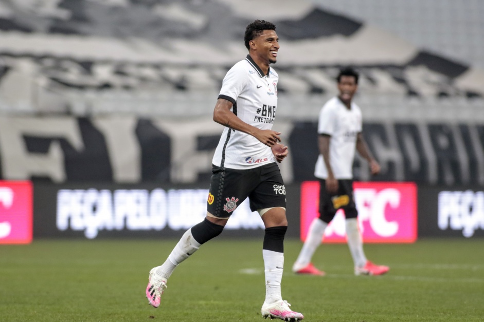 derson, que marcou trs gols nos ltimos quatro jogos, tem vnculo com o Corinthians at 31 de janeiro de 2025; contrato mais longo do clube