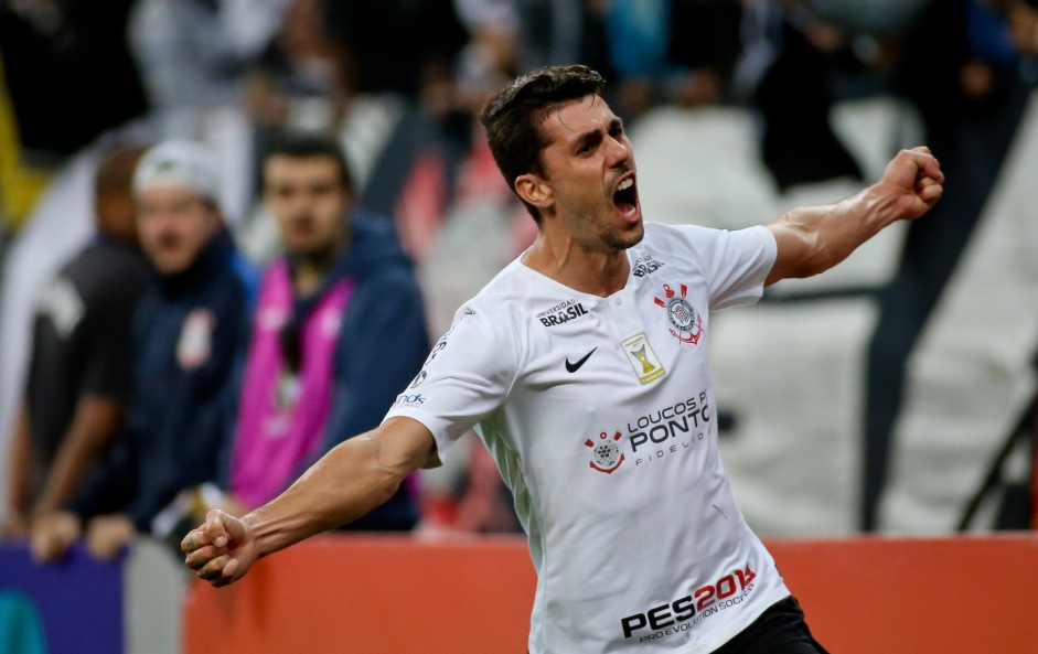 Danilo Avelar far seu jogo 50 na Arena Corinthians nesta quarta-feira, pela primeira deciso do Paulisto 2020; defensor j fez 5 gols em Itaquera