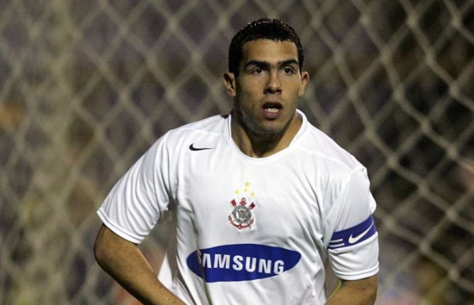 E-jogador do Corinthians, Tevez teve seu pai internado por conta do coronavrus