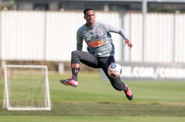 Em sua terceira passagem pelo Corinthians, J� foi elogiado pelo comentarista Eduardo Tironi