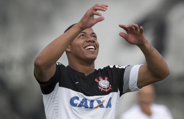 Douglas Tanque se destacou pelo Corinthians na Copa S�o Paulo de Futebol J�nior de 2012