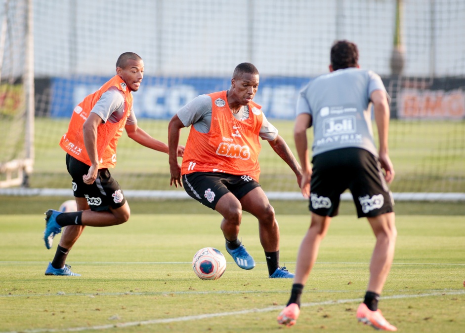 Ruan Oliveira, Xavier e Gabriel Pereira (de costas) podem ganhar chances nos prximos jogos do Corinthians; Roni  outro que pode ter espao