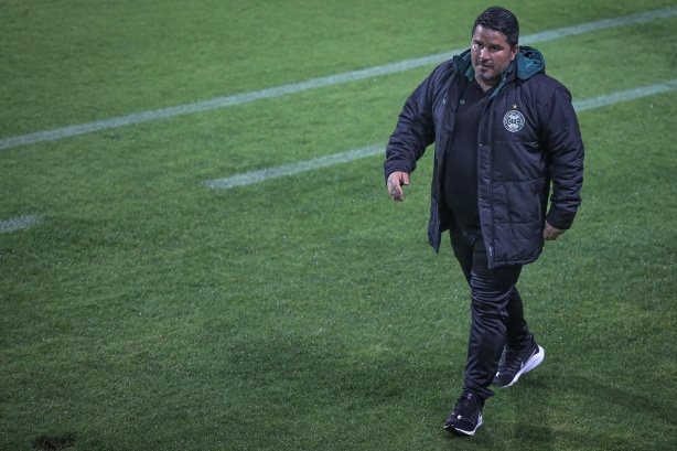 Time de Eduardo Barroca tem sérios problemas ofensivos