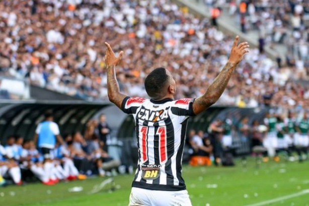 Otero já deu show de bola parada na Arena Corinthians
