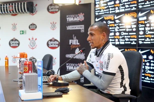 Otero � apresentado oficialmente pelo Corinthians