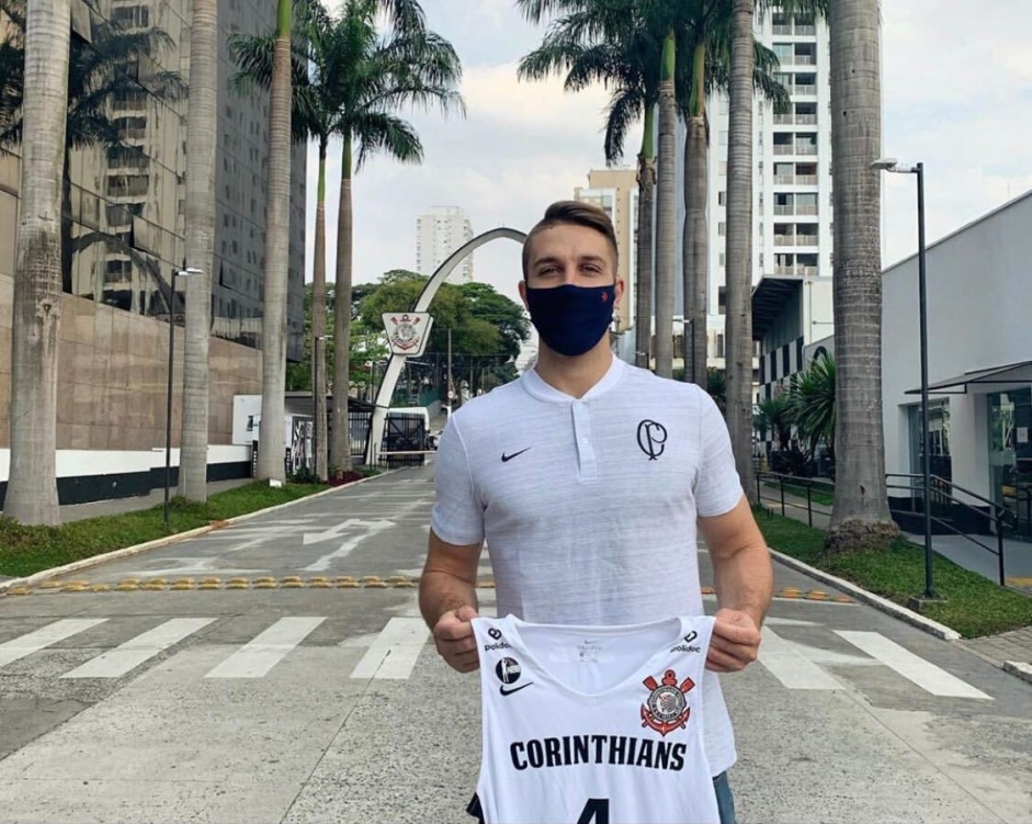 Corinthians anuncia contratao do primeiro reforo para temporada de basquete