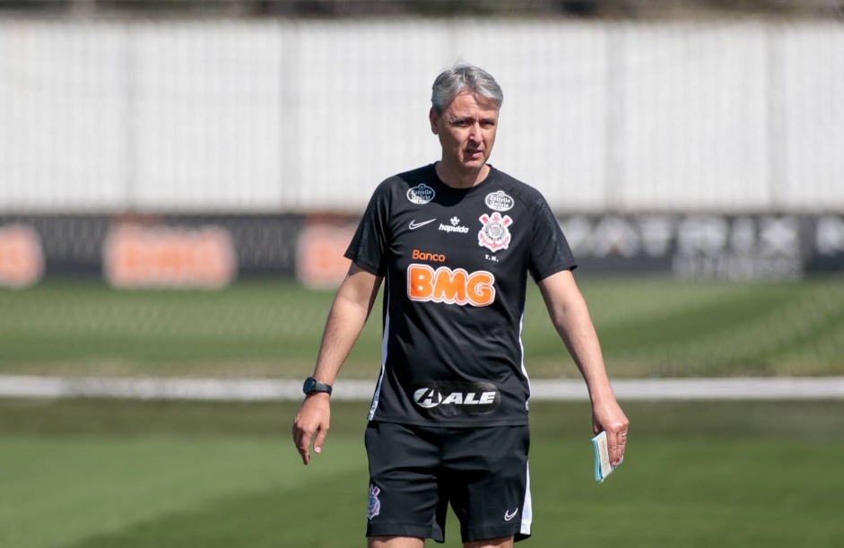 Tiago Nunes voltou a ser alvo de crticas do comentarista Neto