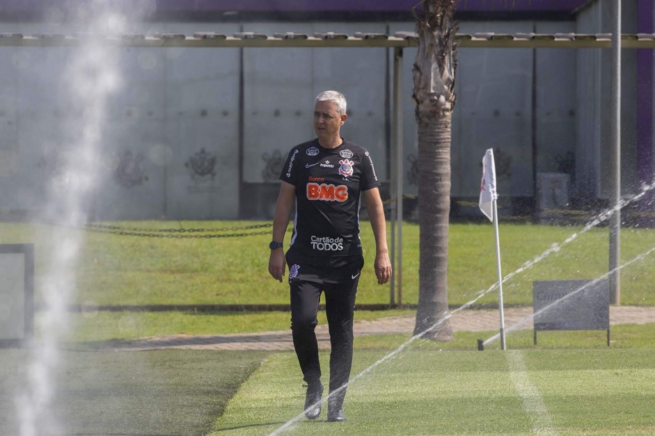 Tiago Nunes est sendo avaliado internamente; Andrs Sanchez  quem decidir o futuro do treinador no clube