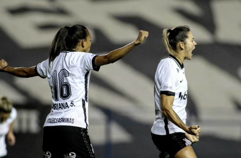 A equipe do Corinthians segue na briga pela liderana do Brasileiro Feminino