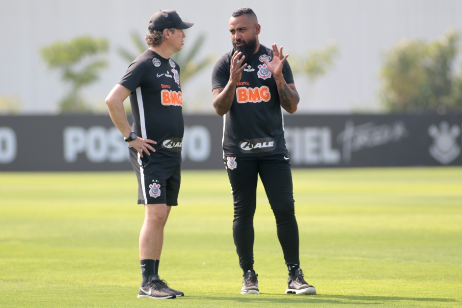Dyego Coelho em diálogo com Anselmo Sbragia, o novo responsável pela preparação física dos jogadores do Timão