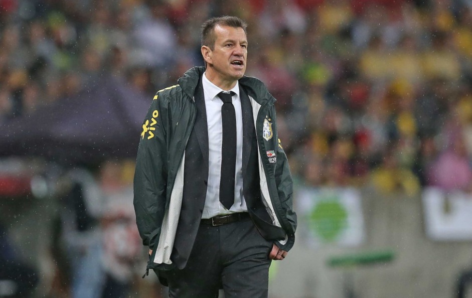 Dunga est desempregado e, segundo o comentarista Neto, pode ser treinador do Corinthians